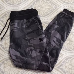 Mens Camo slim fit Joggers size L